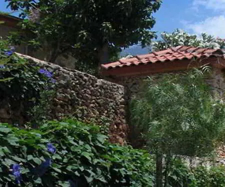 Ocakkoey Village ホテル